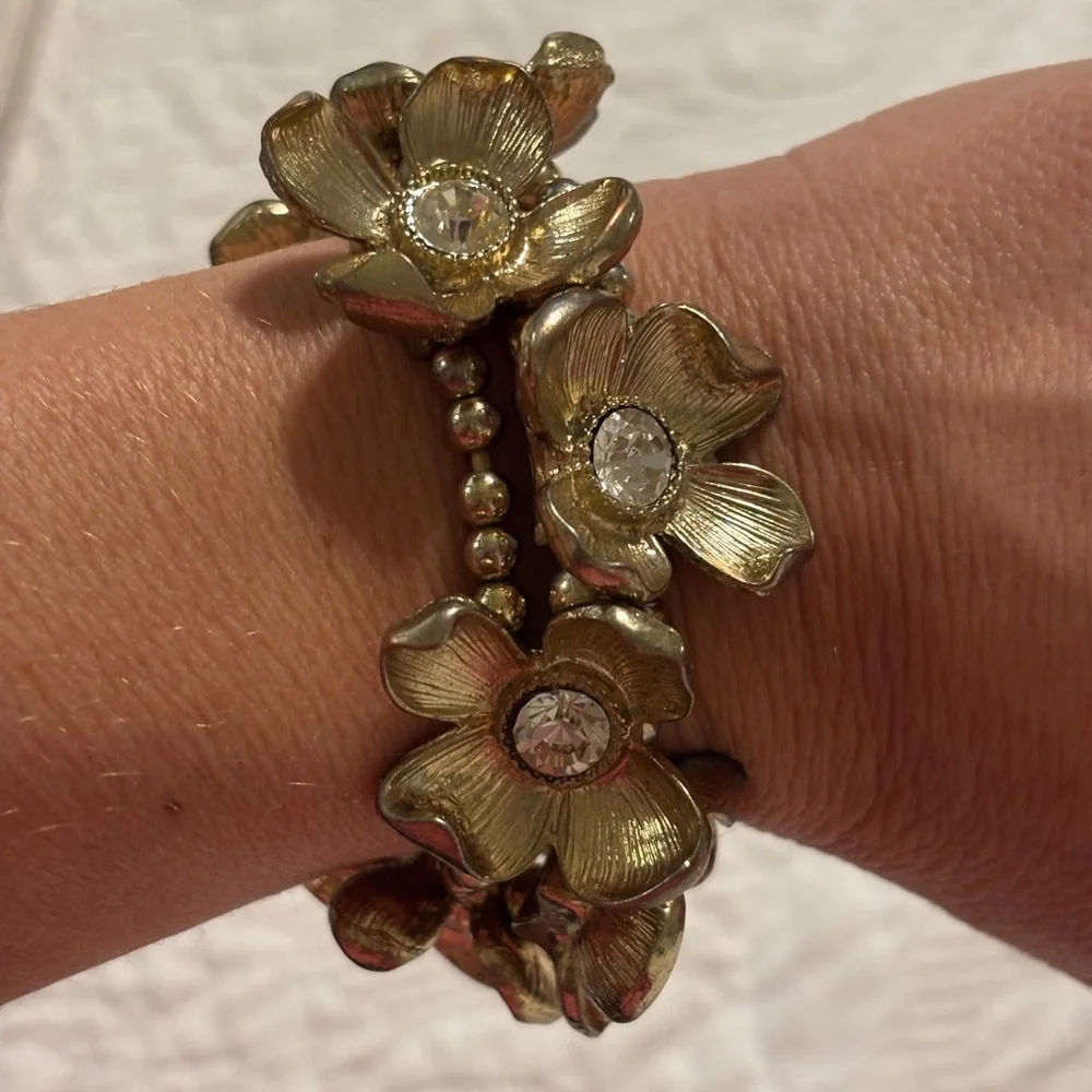 Vintage Natasha Gold Floral Stretch Bracelet with Crystal Centers